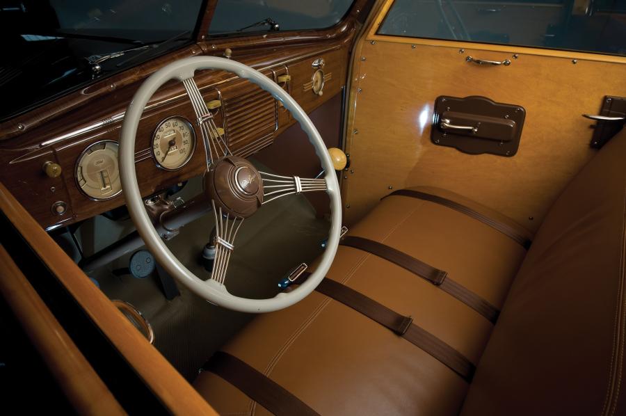  Ford DeLuxe Station Wagon 1939 года  (фото 23 из 26)
